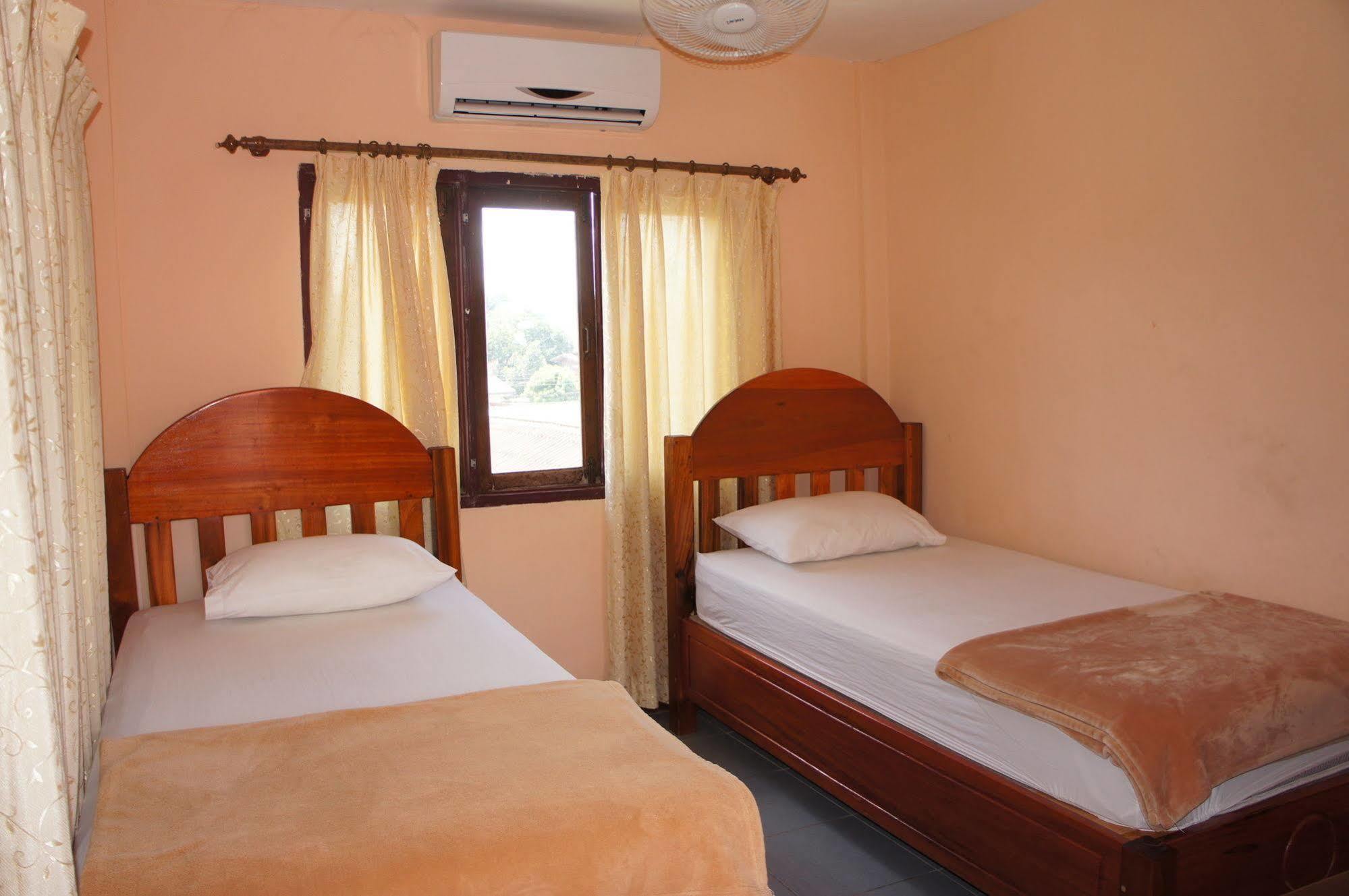Viengsavanh Guesthouse Vang Vieng Buitenkant foto